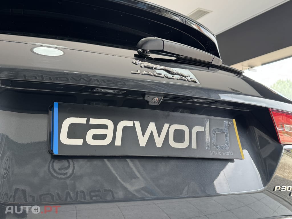 Jaguar E-Pace 1.5 P300e R-Dynamic HSE AWD Aut.