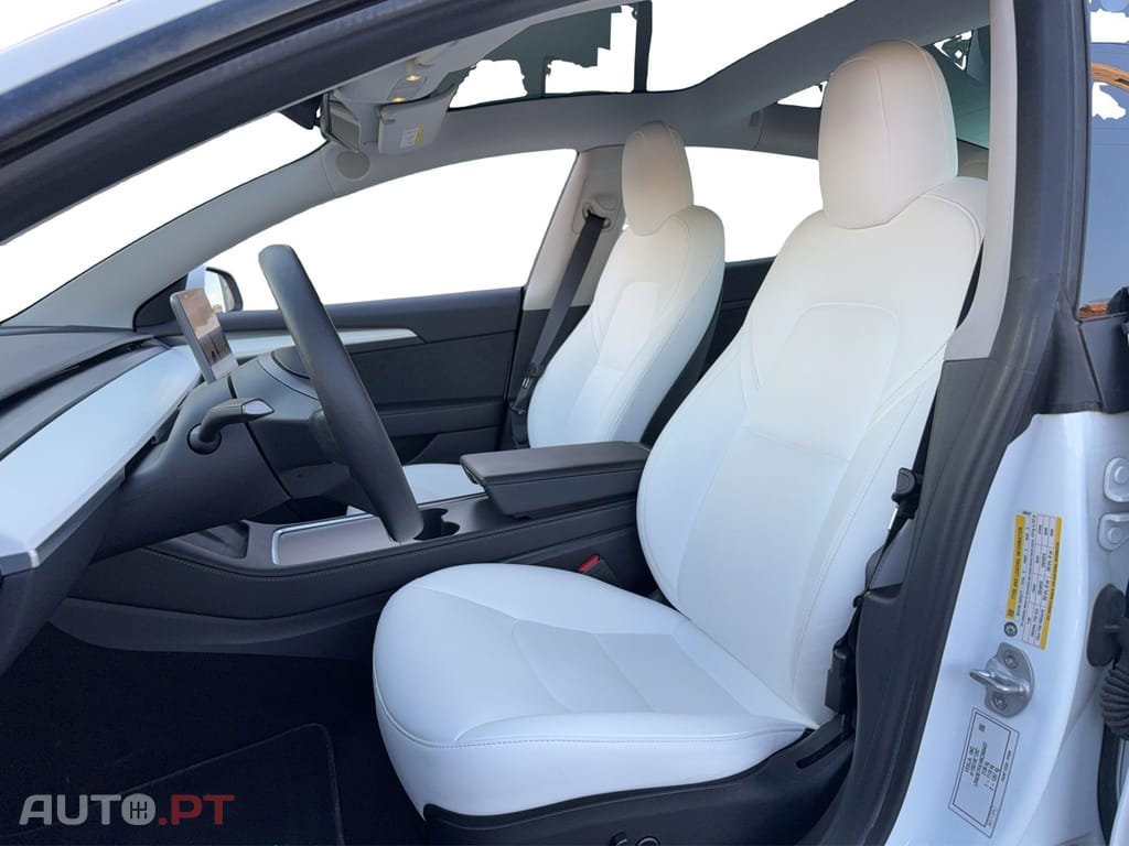 Tesla Model 3 RWD