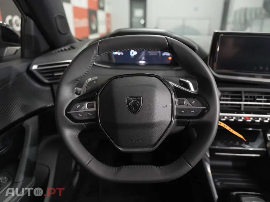 Peugeot 2008 1.2 Hybrid Allure e-DCS6