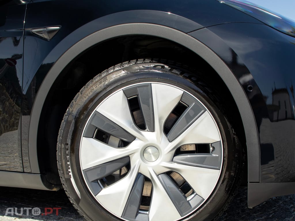 Tesla Model Y Long Range Dual Motor AWD