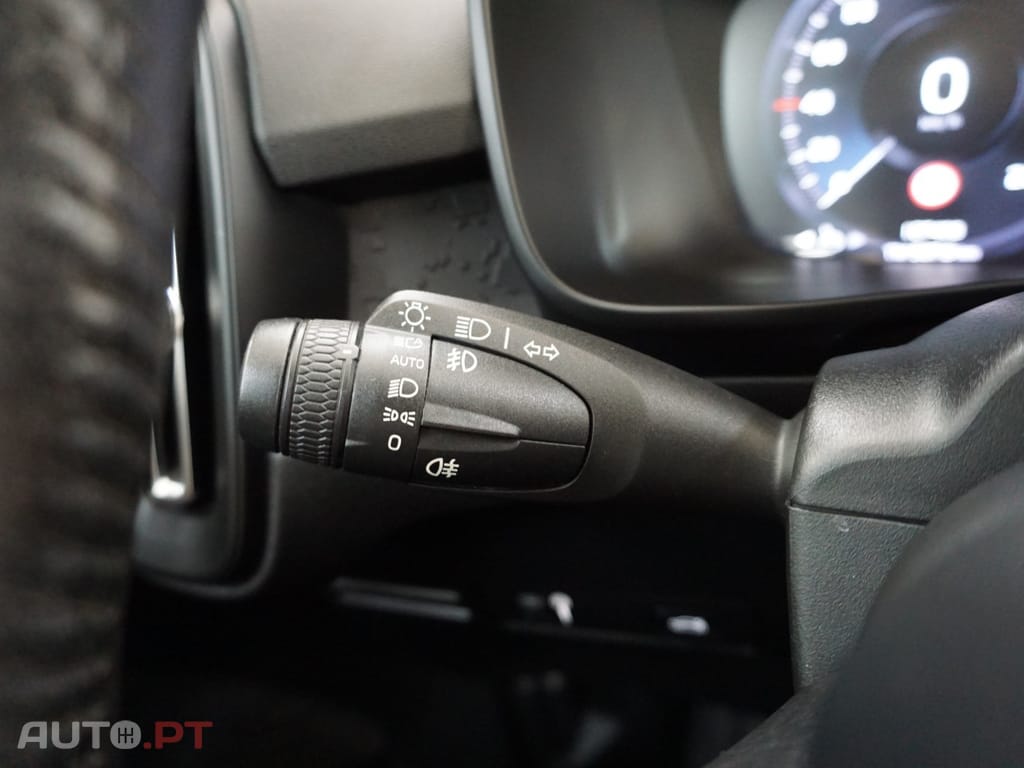 Volvo XC40 1.5 T3 Momentum Tech Edition