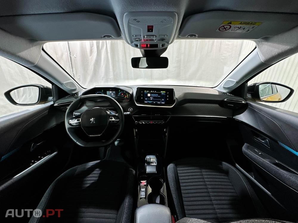 Peugeot E-208 50 kWh SE Style
