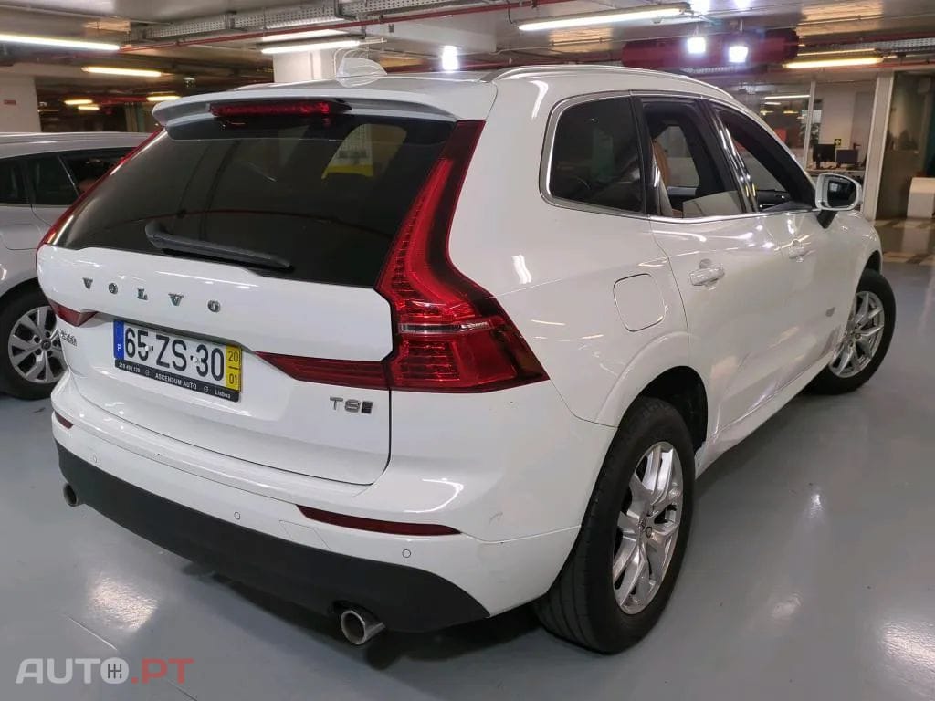 Volvo XC60 2.0 T8 PHEV Momentum Plus AWD