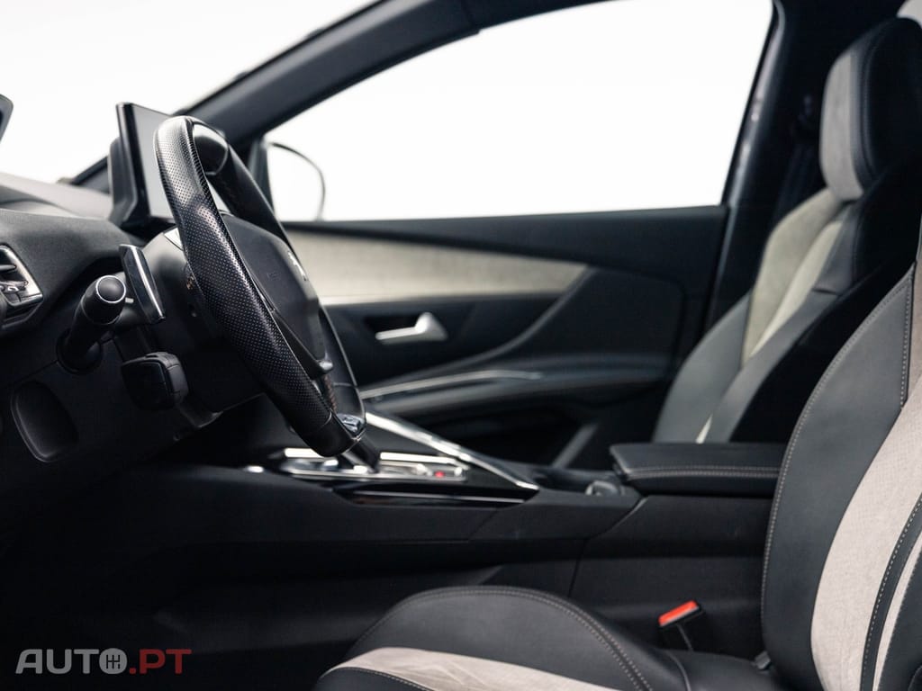 Peugeot 3008 1.6 Hybrid Allure Pack e-EAT8