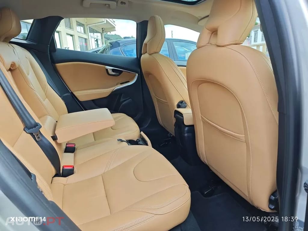 Volvo V40 Cross Country 1.5 T3 Summum Geartronic