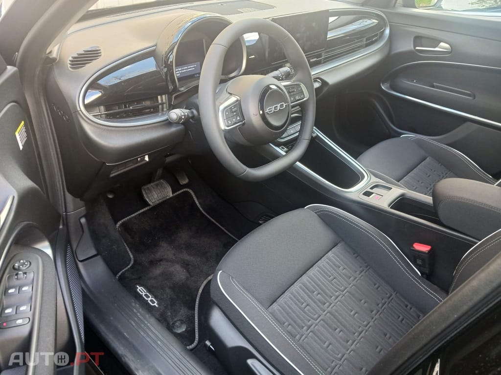 Fiat 600 1.2 Hybrid Icon