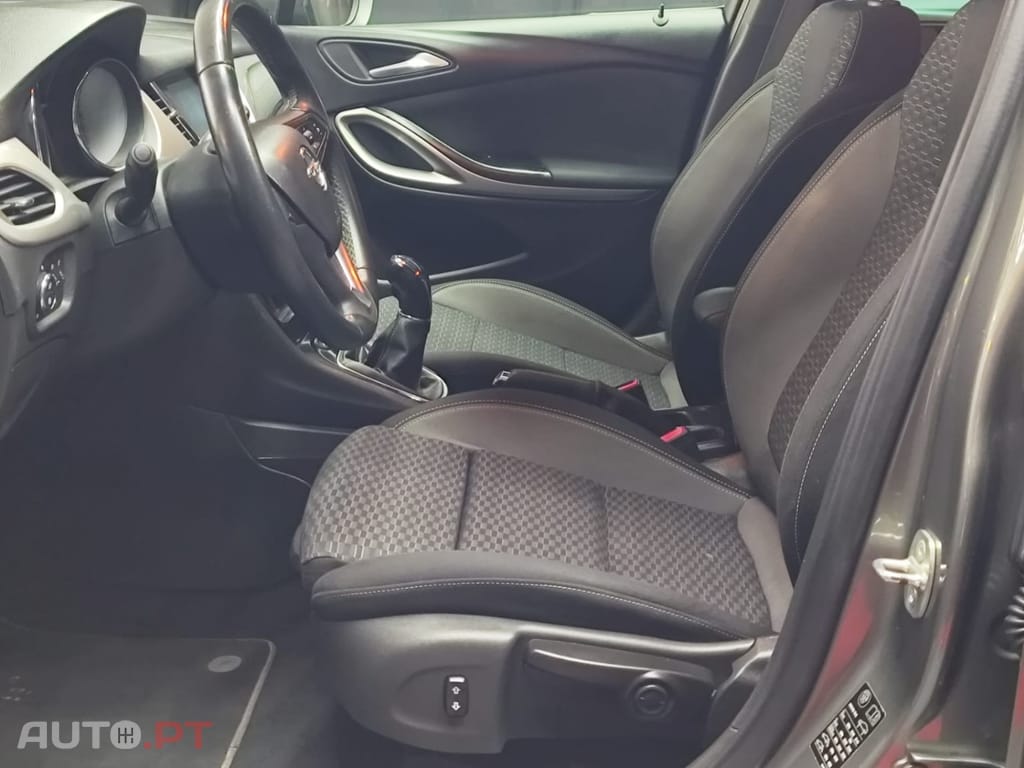 Opel Astra Sports Tourer 1.5 D Business Edition S/S — fotografia 9