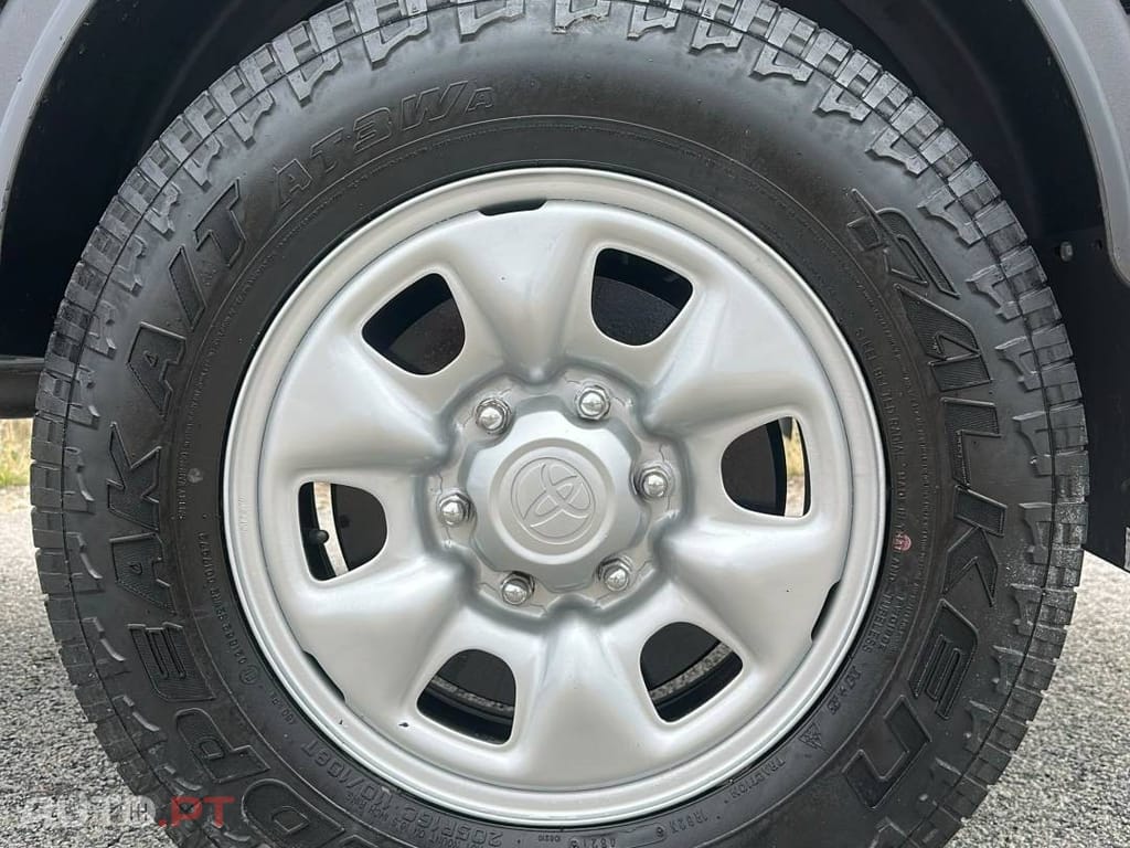 Toyota Hilux 2.5 D-4D 4WD CE