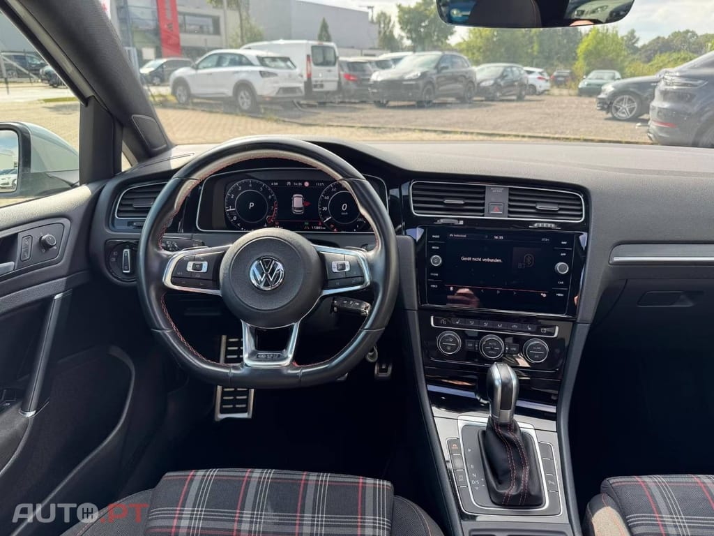 Volkswagen Golf 2.0 TSI GTI