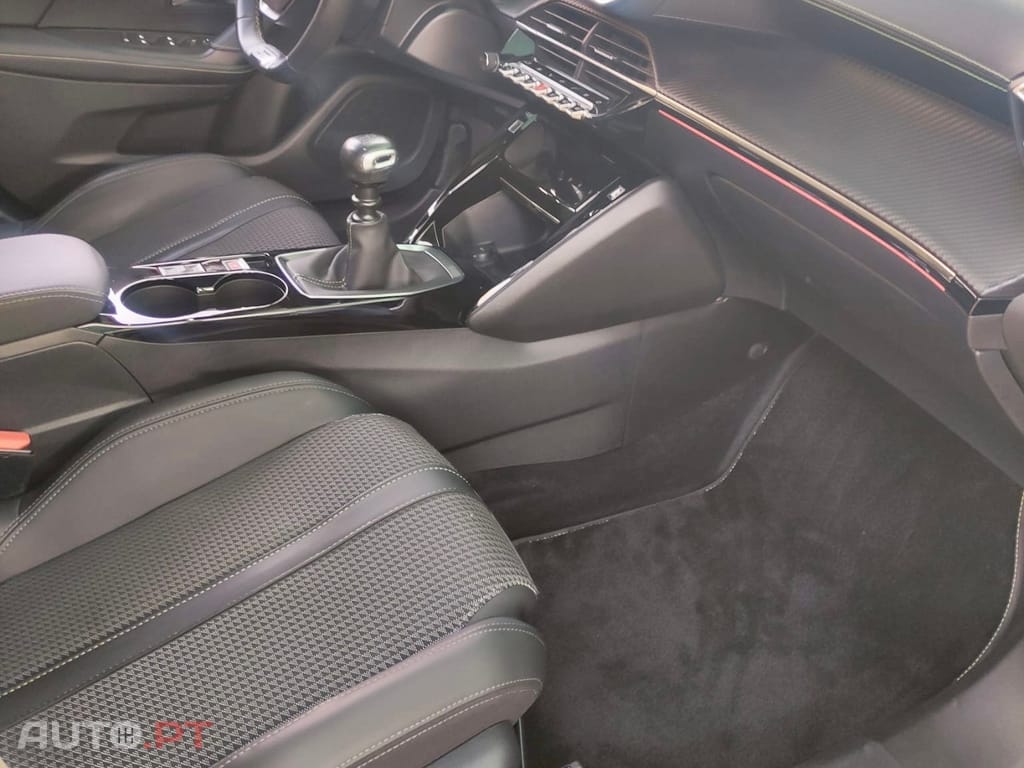 Peugeot 2008 1.2 PureTech GT