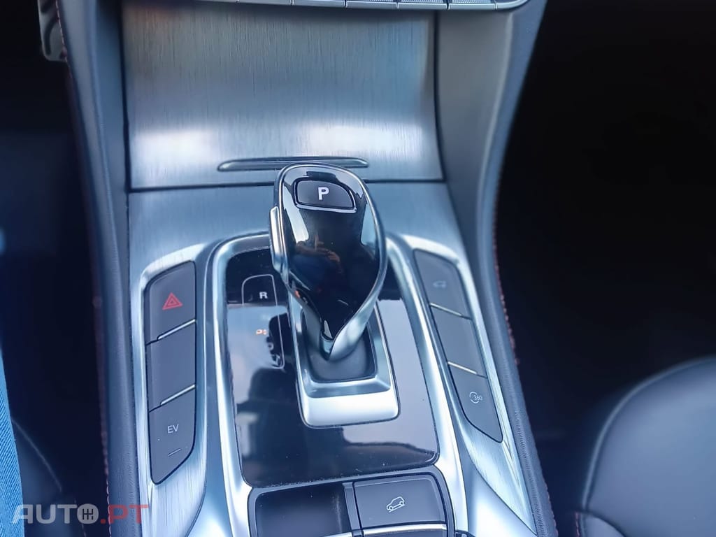 MG EHS LUXURY PHEV