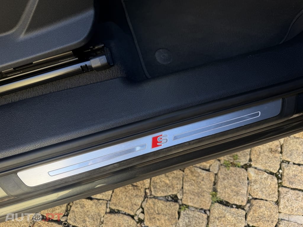 Audi Q3 45 TFSIe S line S tronic