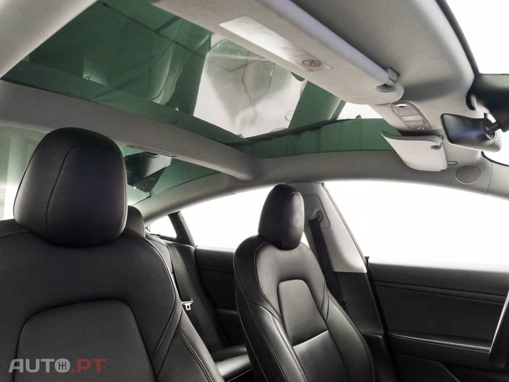 Tesla Model 3 Tração Traseira