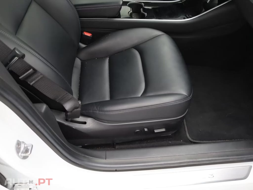 Tesla Model 3 Long-Range AWD I.V.A DEDUTÍVEL