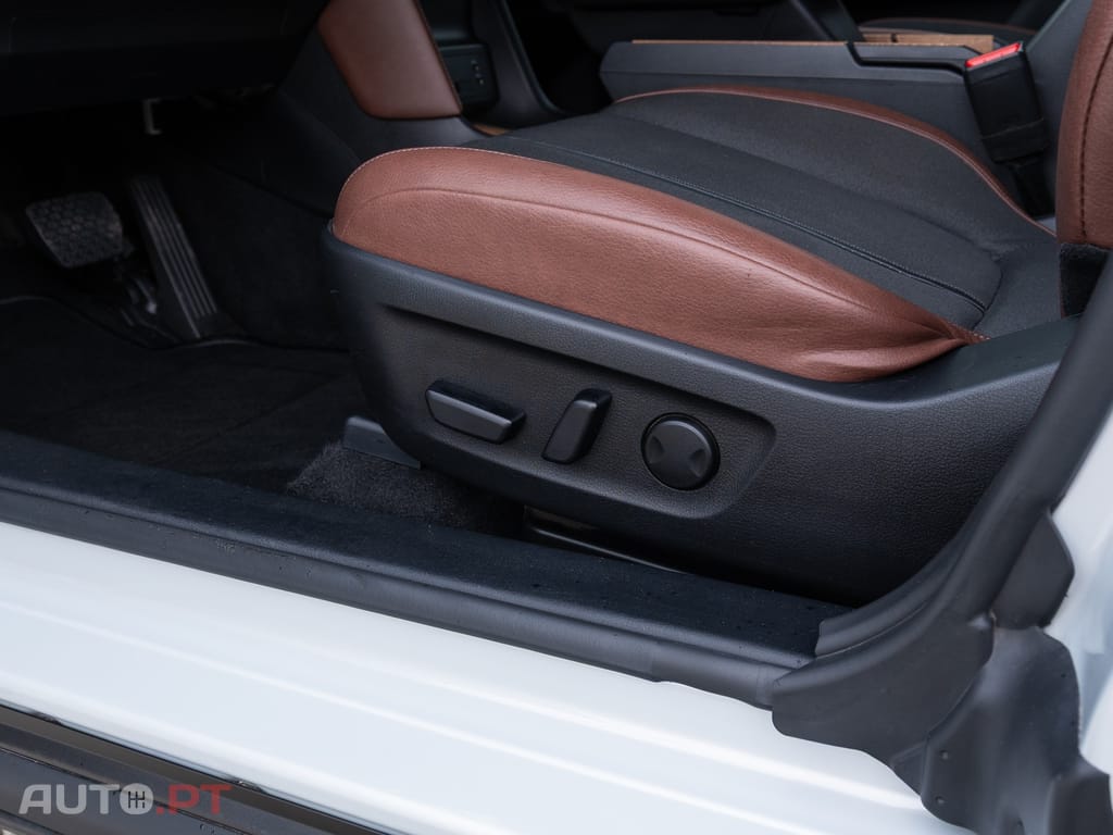 Mazda MX-30 e-SKYACTIV Advantage+Modern Confidence