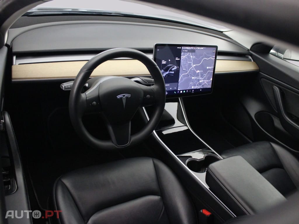 Tesla Model 3 LONG RANGE AWD
