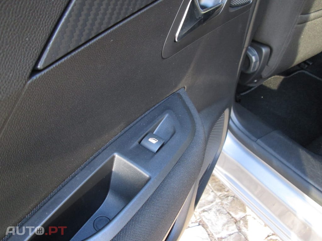 Peugeot 2008 1.2 PureTech Active