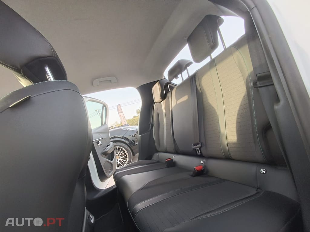 Peugeot 208 1.5 BlueHDi Allure Pack