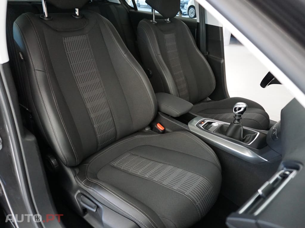 Peugeot 308 1.2 PureTech Allure Full LED