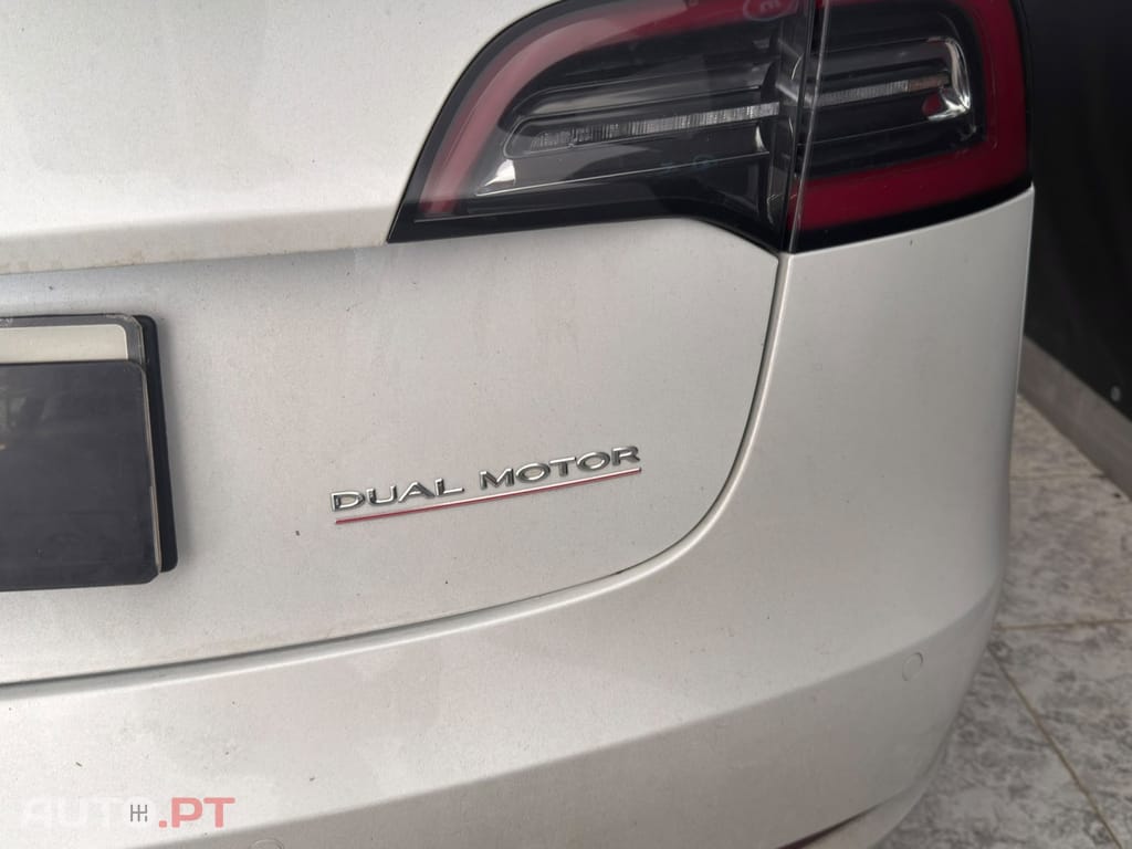 Tesla Model 3 Performance Dual Motor AWD — fotografia 17