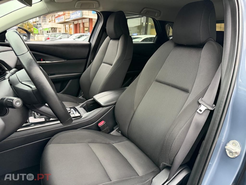 Mazda CX-30 2.0 e-Skyactiv-G Exclusive-line