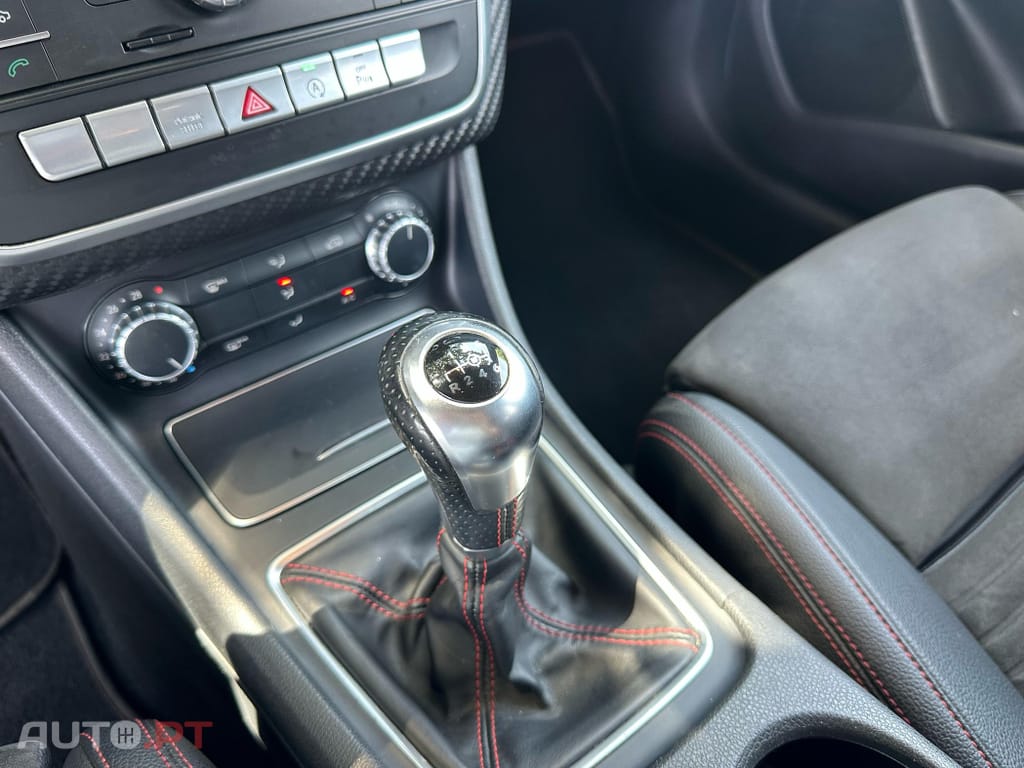 Mercedes-Benz A 180 d AMG Line