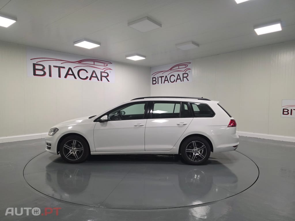 Volkswagen Golf 1.6 HDI CONFORTLINE