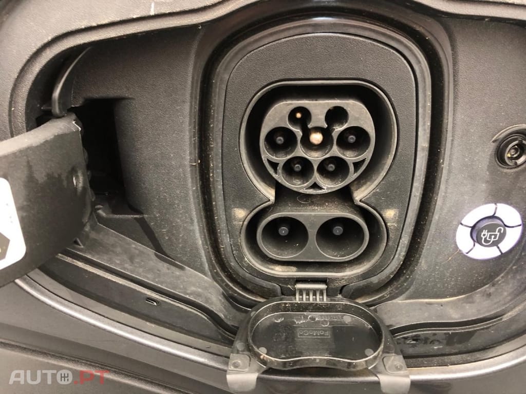 Ford Mustang Mach-E Standard Range