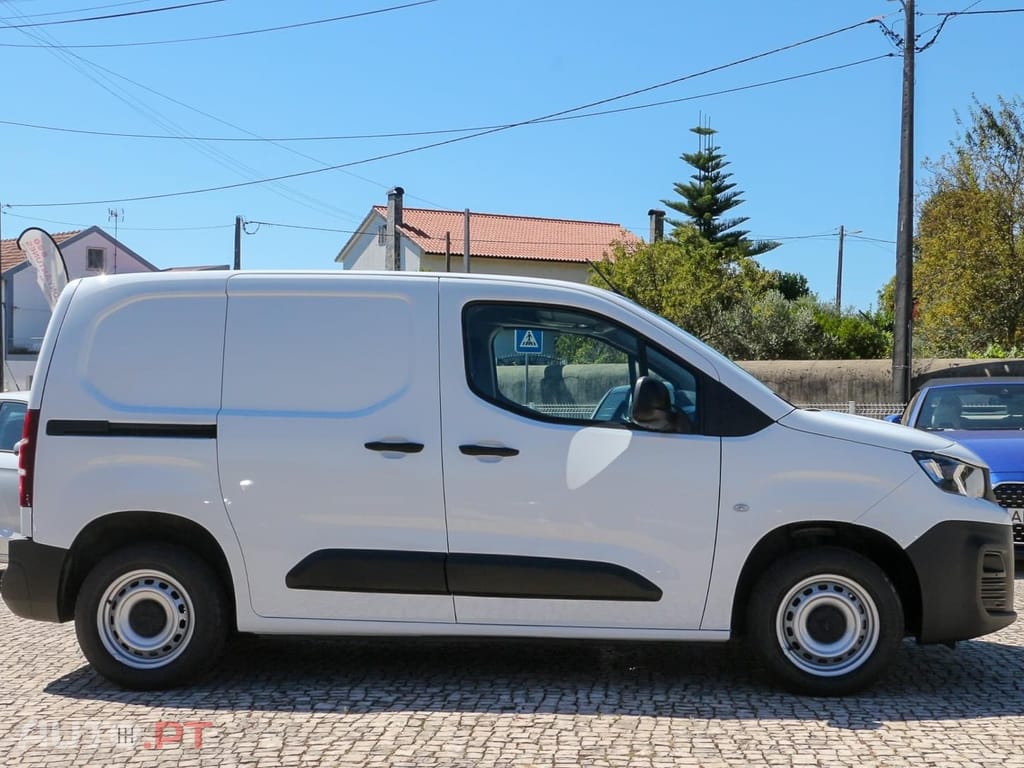 Peugeot Partner Outro