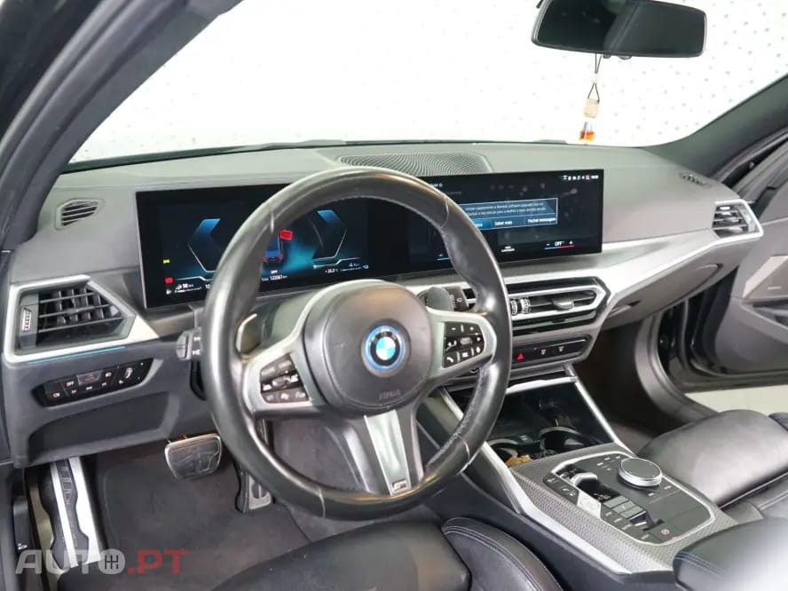BMW 330 e iPerformance Sport Line
