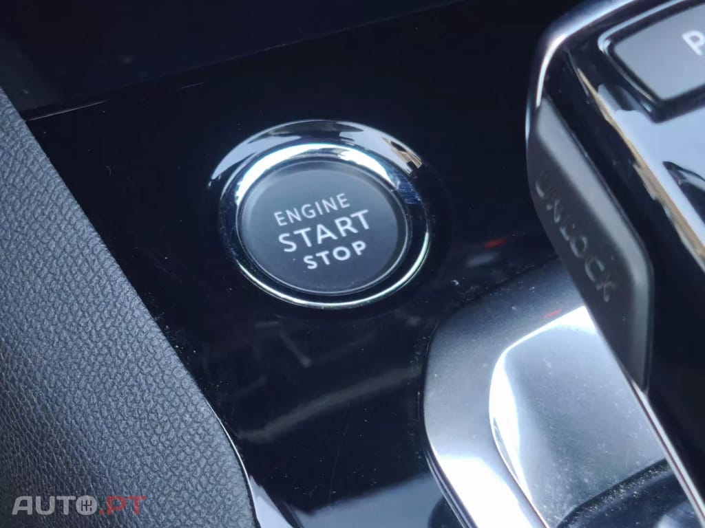 Peugeot 3008 PureTech 130 Stop & Start GPF EAT8 Active Pack