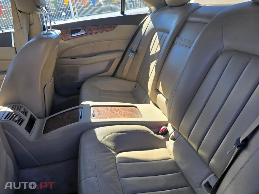 Mercedes-Benz CLS 350 Outro