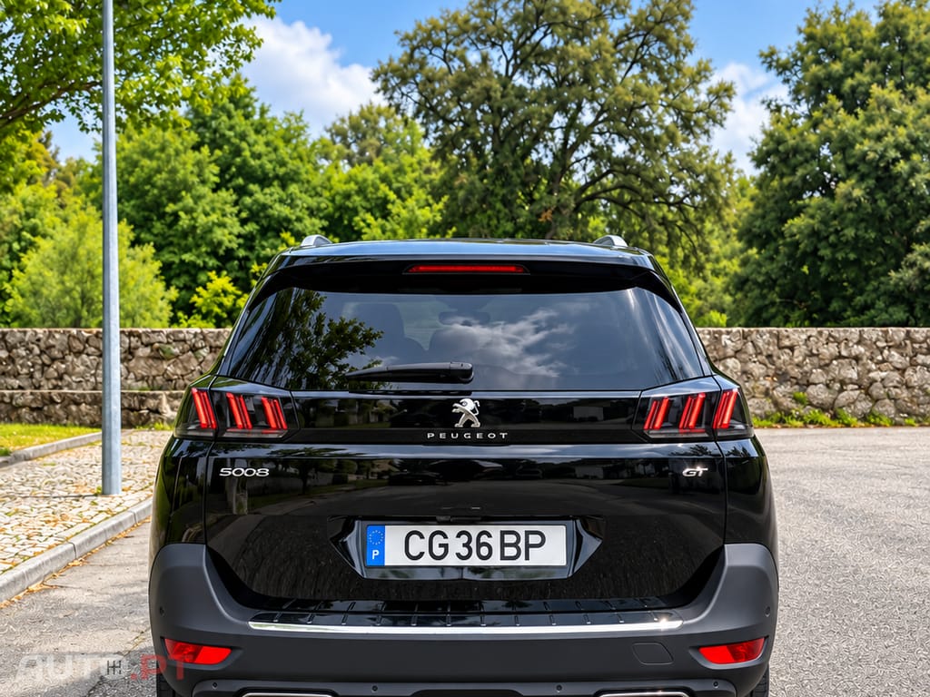 Peugeot 5008 GT Pack 1.2  130cv EAT8 | 7 Lugares | 2023 | 24.716 km