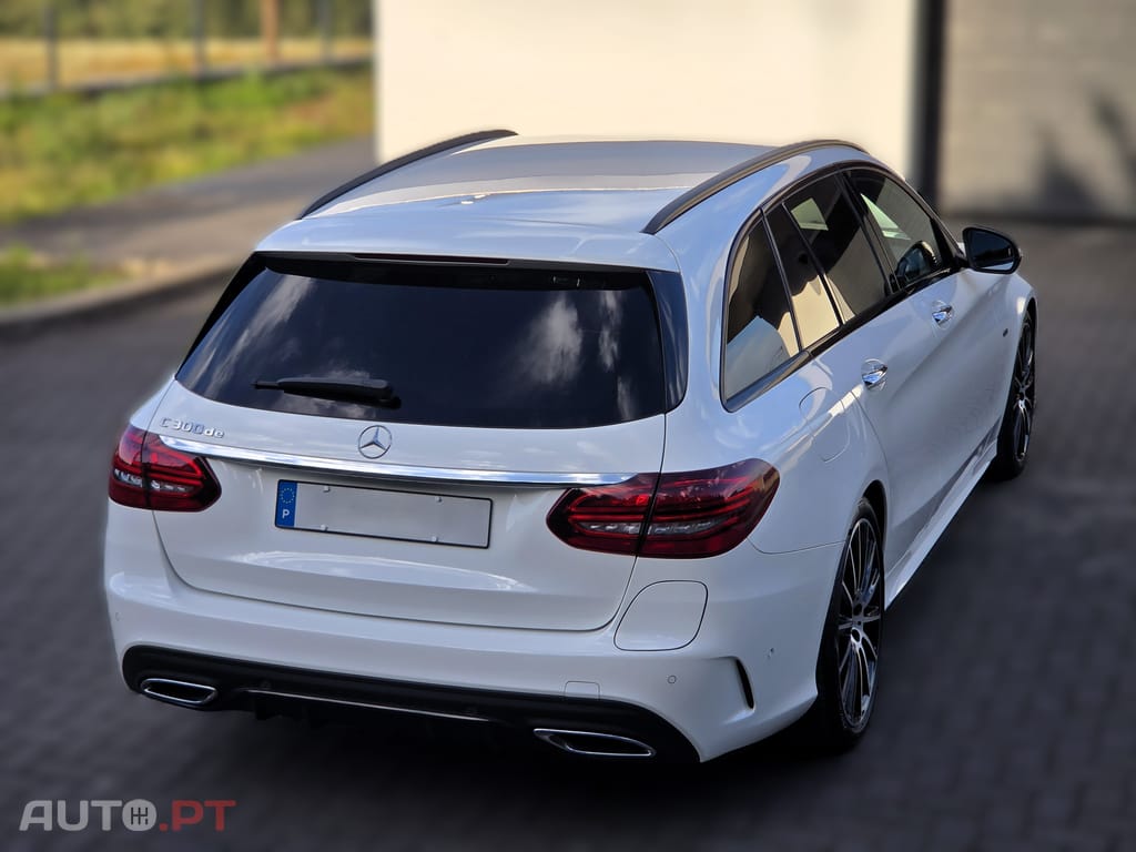 Mercedes-Benz C 300 de AMG-Line (Pack Night) - Burmester Audio, Multibeam, Airmatic, 19"