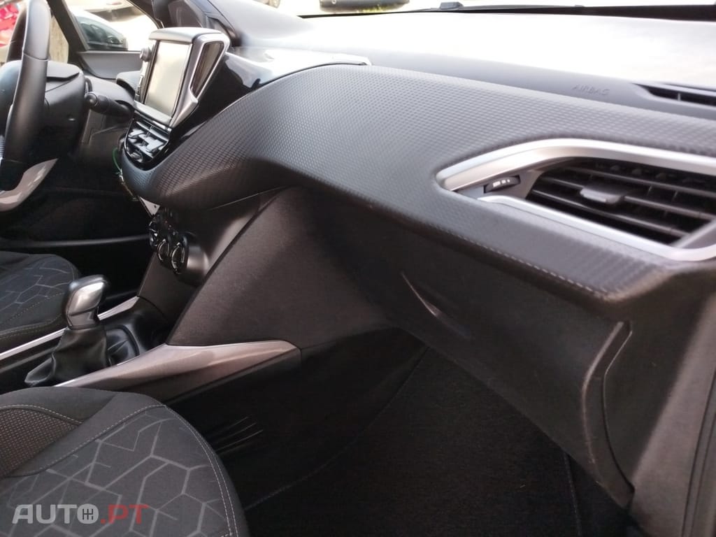 Peugeot 2008 1.6 BlueHDi Style
