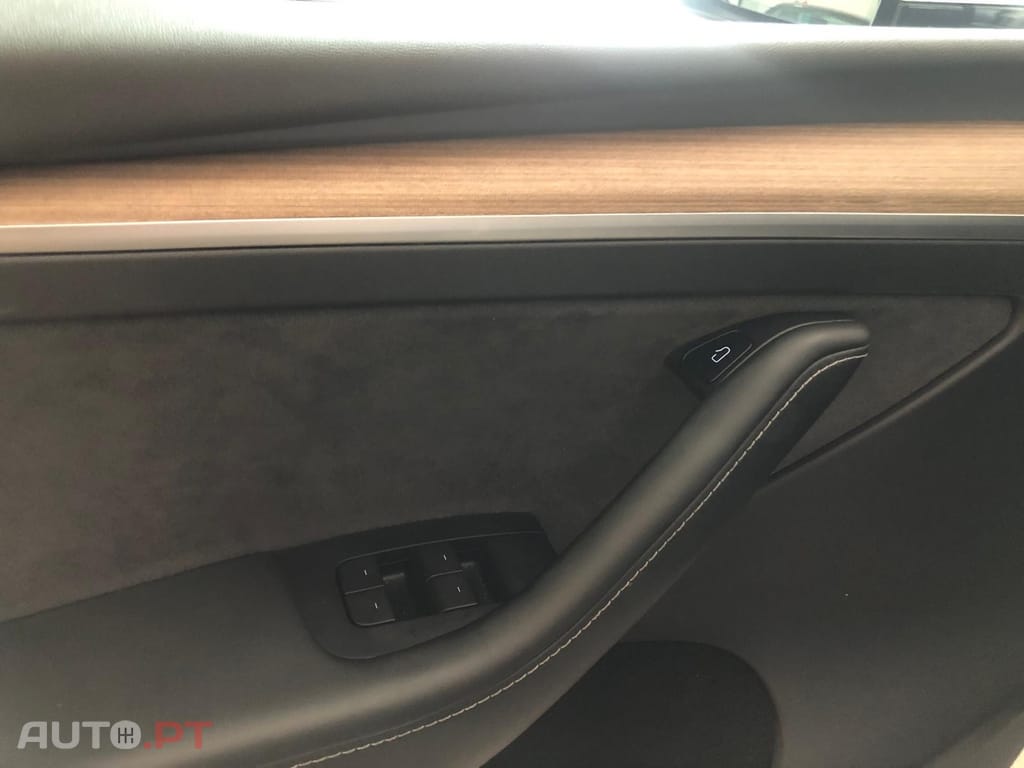 Tesla Model Y Performance Tração Integral