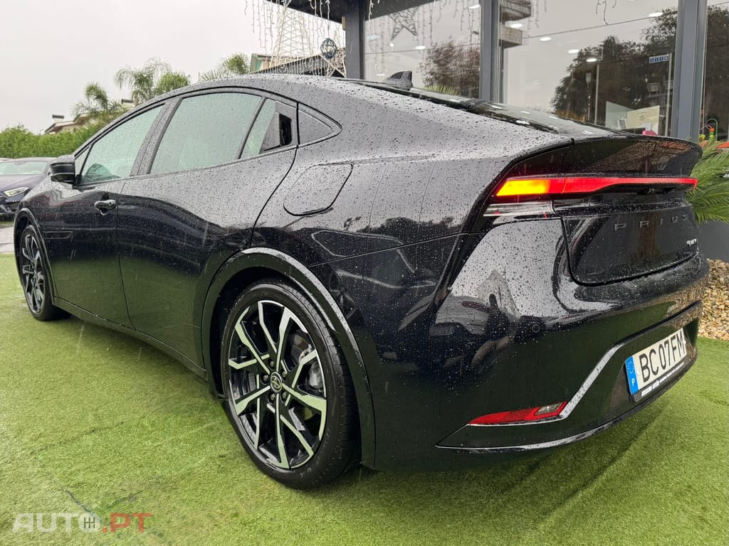 Toyota Prius 2.0 Plug-in Luxury