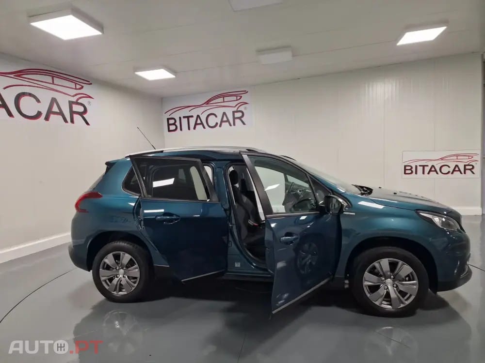 Peugeot 2008 1.2 PureTech Style