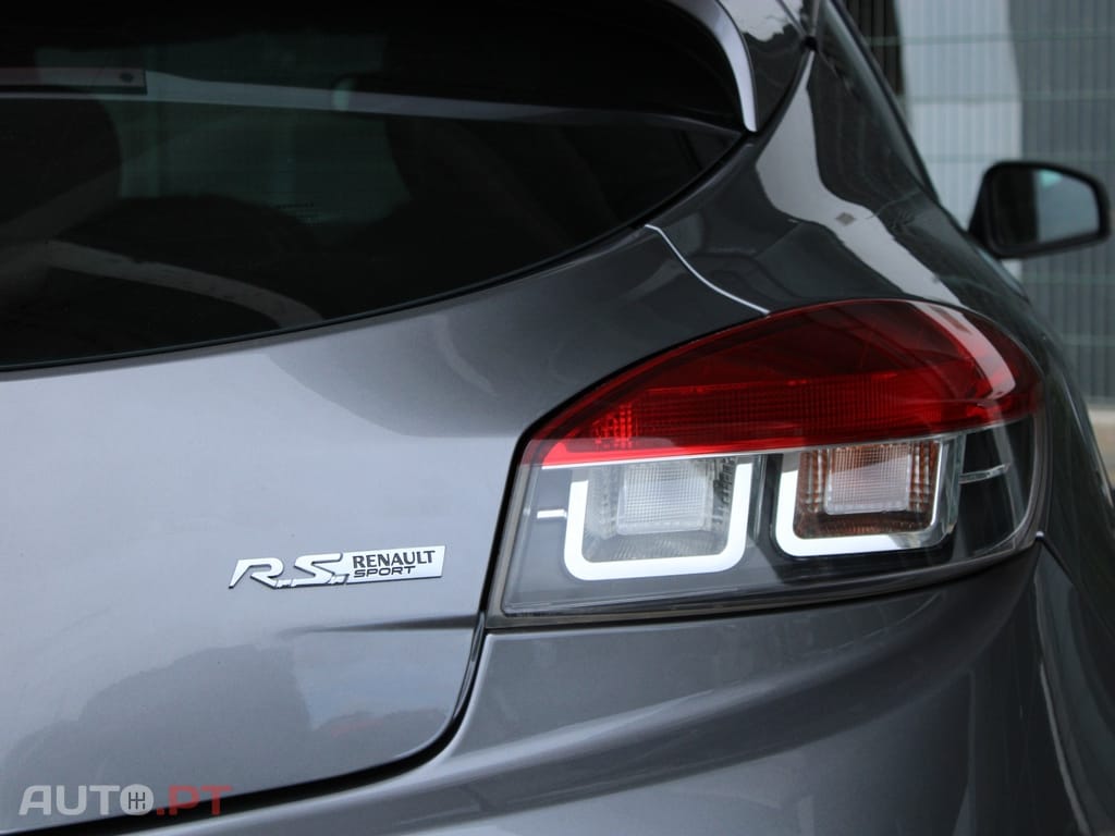 Renault Mégane Coupe RS 265 TCe