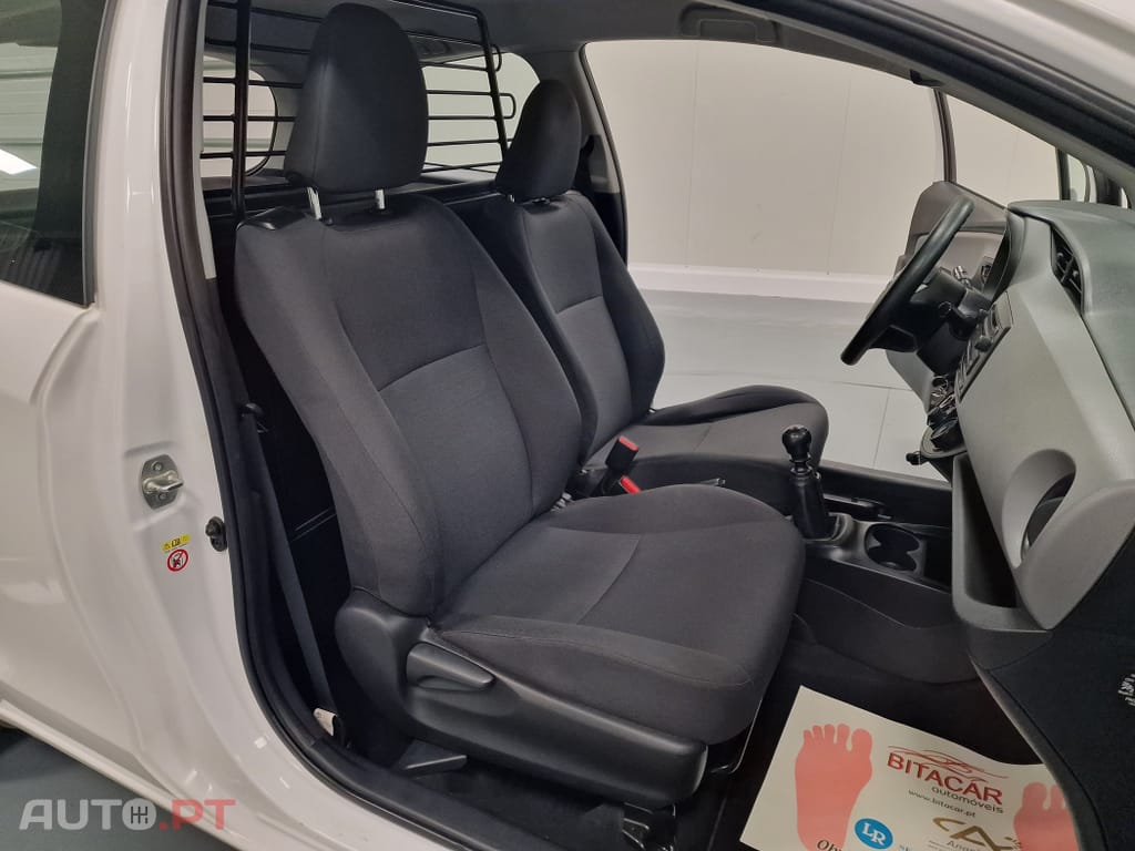 Toyota Yaris BIZZ 1.4 D-4D 90CV IVA DEDUTIVEL