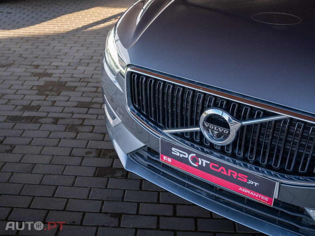 Volvo XC60 2.0 T8 PHEV Momentum Plus AWD