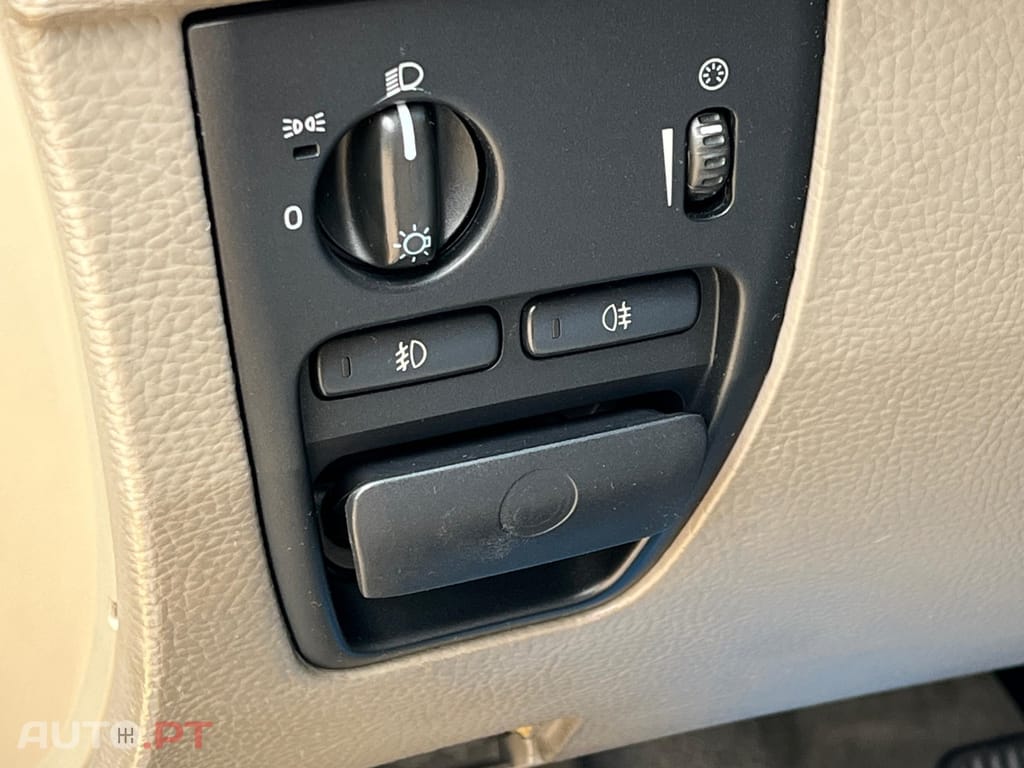 Volvo XC90 2.4 D5 5L Executive
