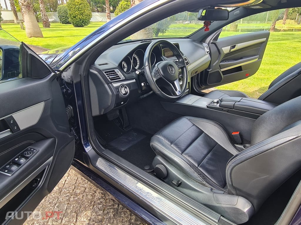 Mercedes-Benz E 220 CDi BlueEfficiency Auto
