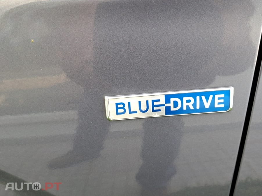 Hyundai Ioniq 5 1.6 GDI HEV (híbrido gasolina + elétrico) Potência combinada de 141 cv