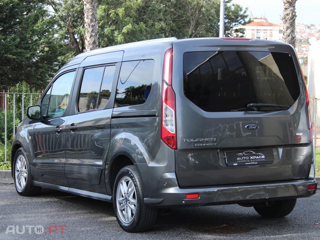 Ford Tourneo Grand 1.5 TDCi Titanium