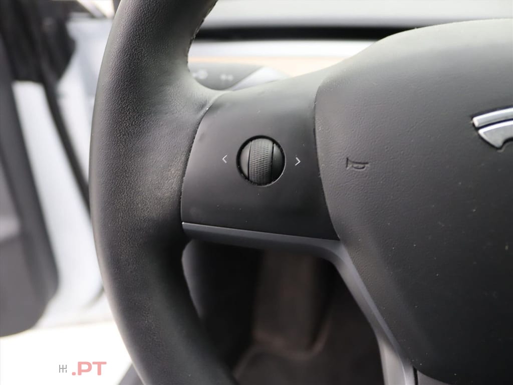 Tesla Model 3 Standard RWD Plus AUTOPILOT