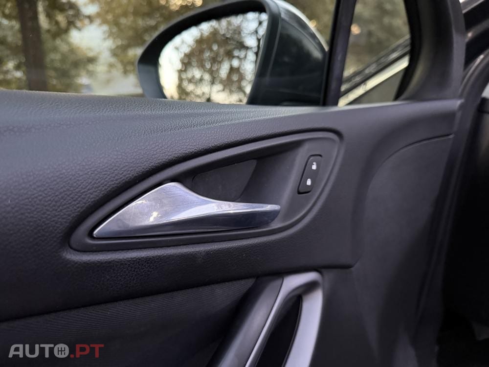 Opel Astra 1.6 CDTi Cosmo S/S J18