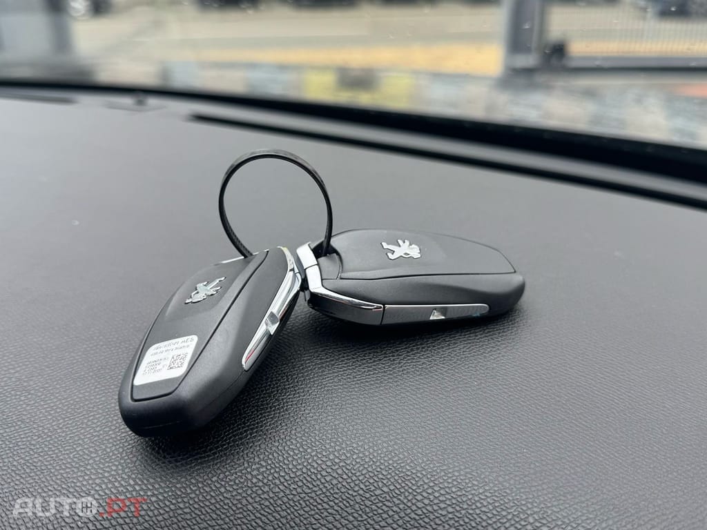 Peugeot 2008 1.5 BlueHDi Allure Pack
