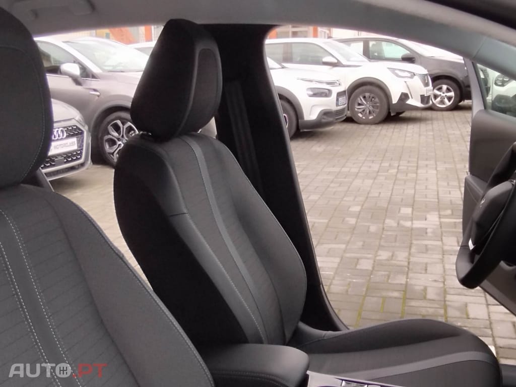 Peugeot E-208 50 kWh Allure Pack