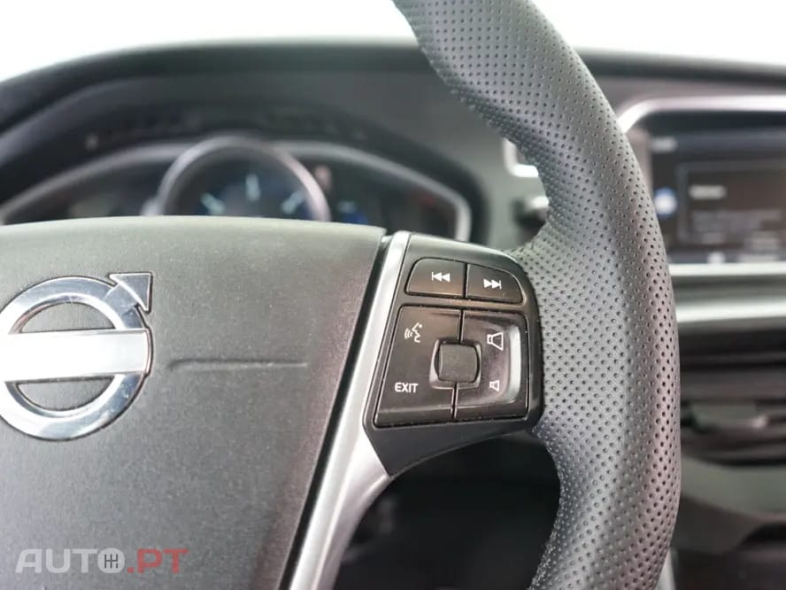 Volvo V40 1.6 D2 R-Design Momentum